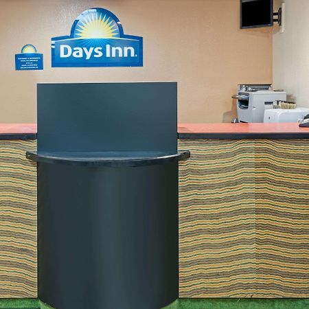 Days Inn By Wyndham Branford New Haven Conference Center Eksteriør billede