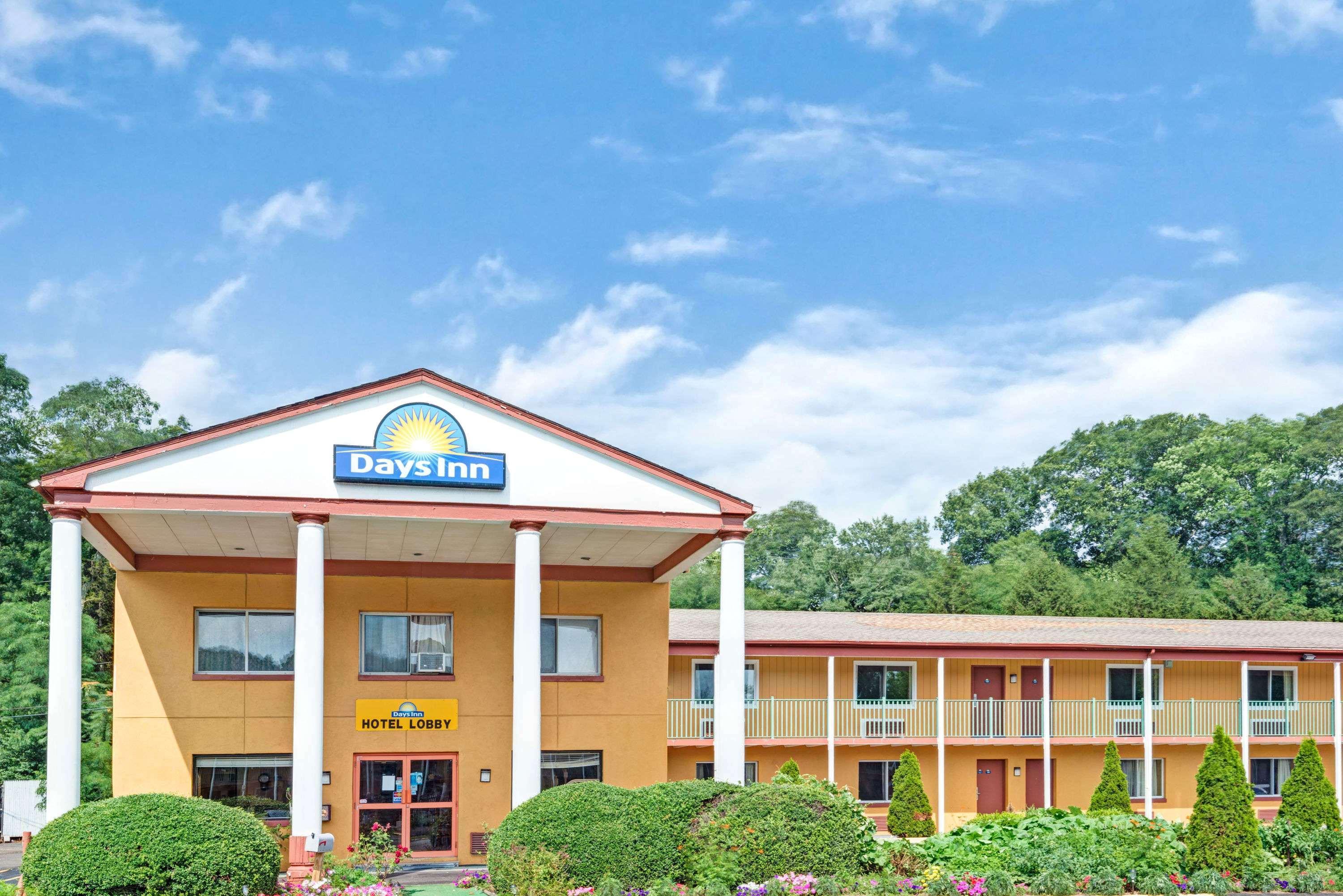 Days Inn By Wyndham Branford New Haven Conference Center Eksteriør billede
