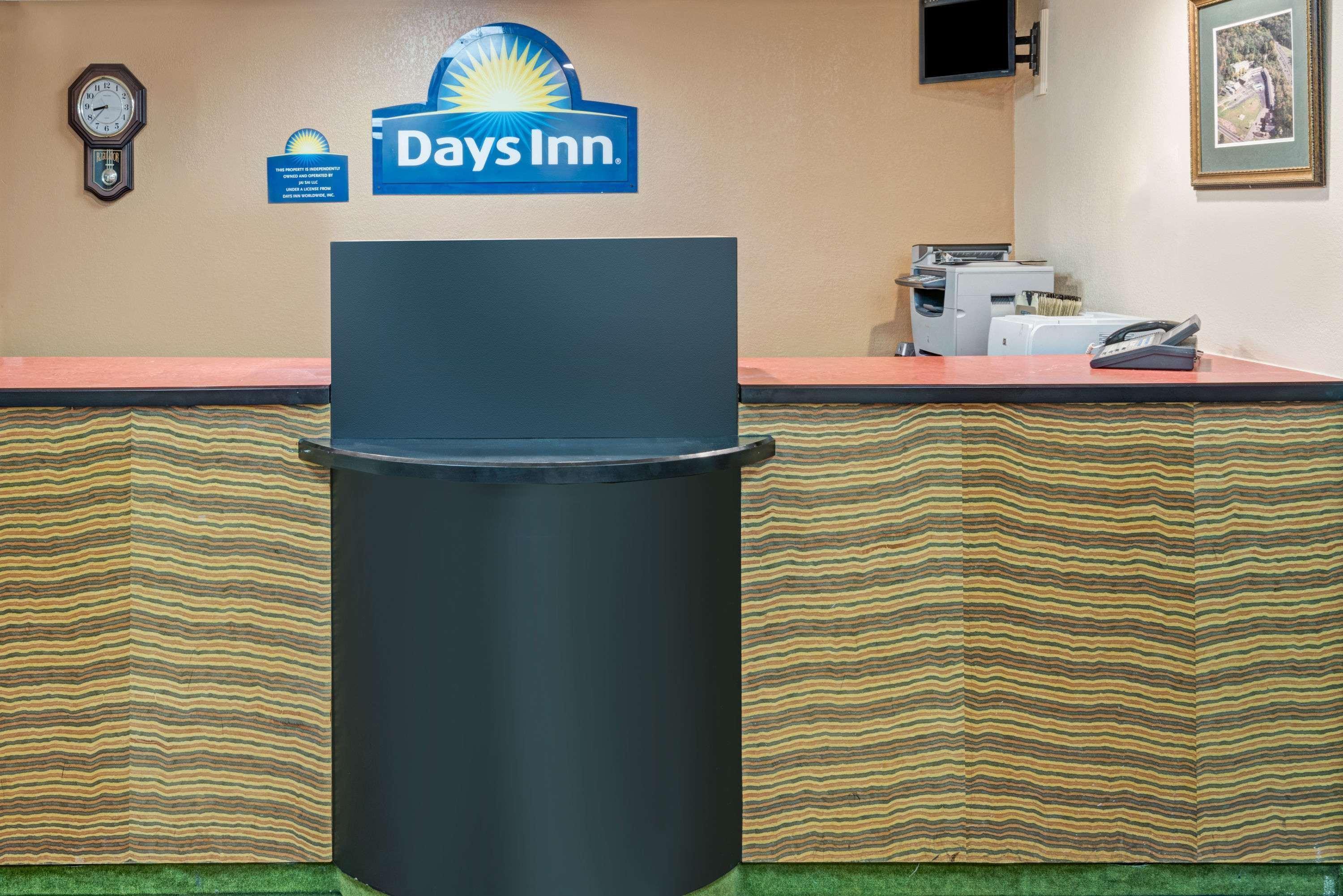 Days Inn By Wyndham Branford New Haven Conference Center Eksteriør billede