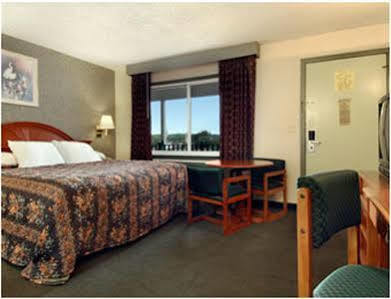 Days Inn By Wyndham Branford New Haven Conference Center Eksteriør billede