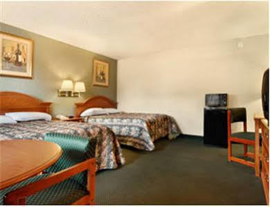 Days Inn By Wyndham Branford New Haven Conference Center Eksteriør billede